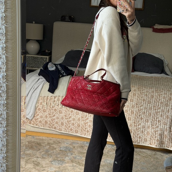 Authentic RARE Iridescent Chanel Tote - Picture 12 of 13